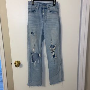 Distressed Straight cropped jean